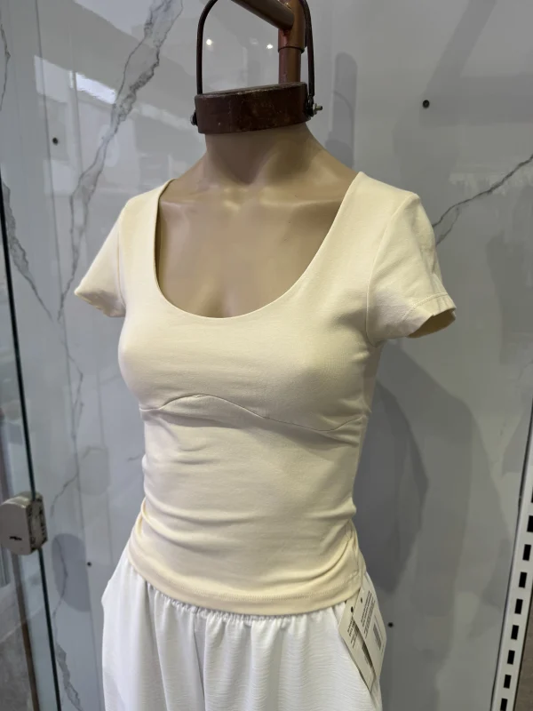 Remera recorte vista