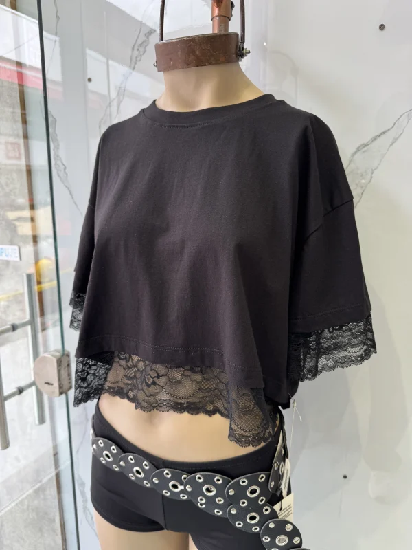 Remera pupera encaje